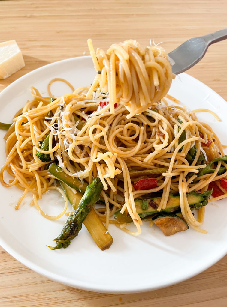 spaghetti_with_green_asparagus_recipe_by_travelandfree