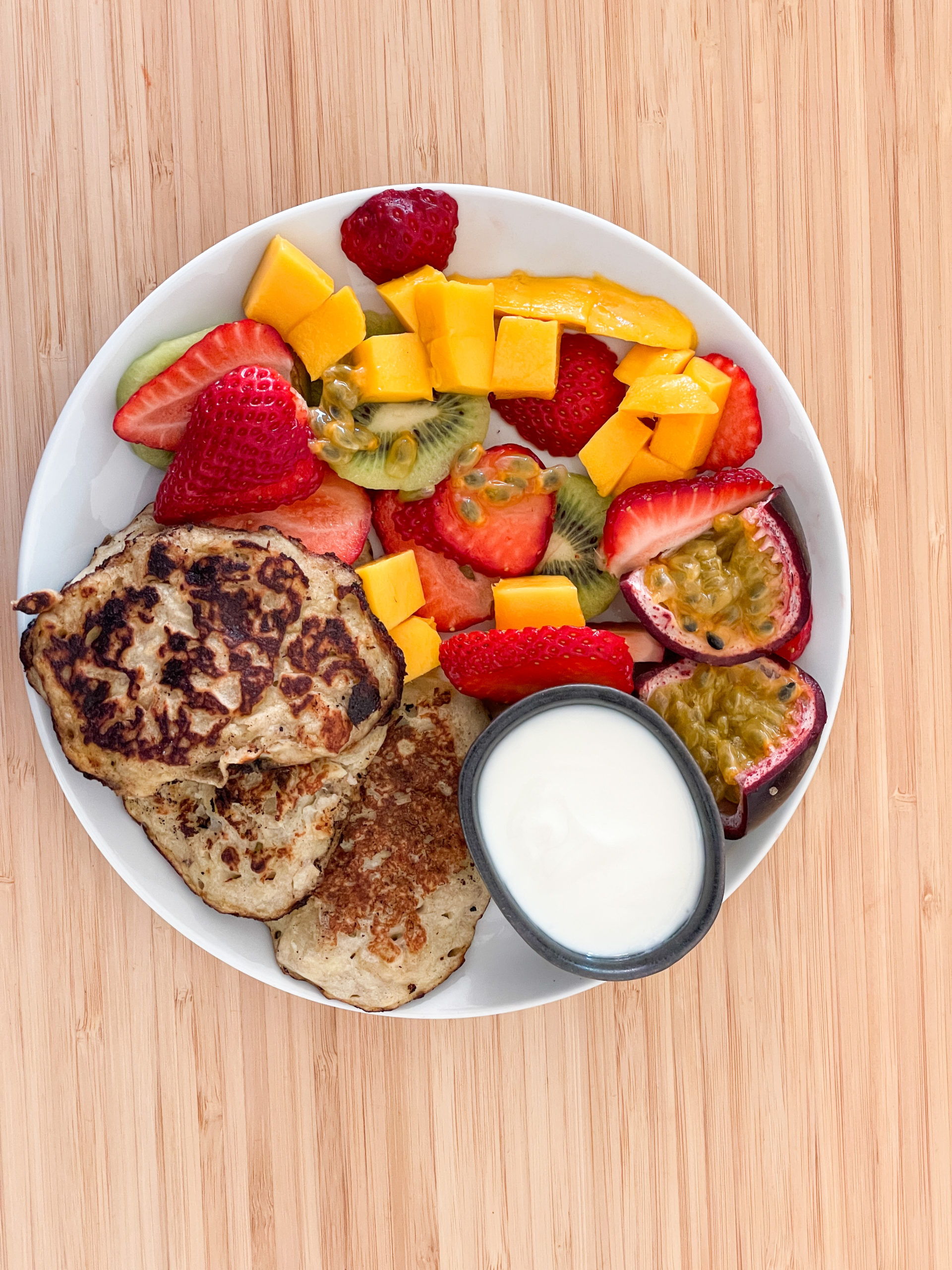 healthy gluten-free banana pancakes with yoghurt