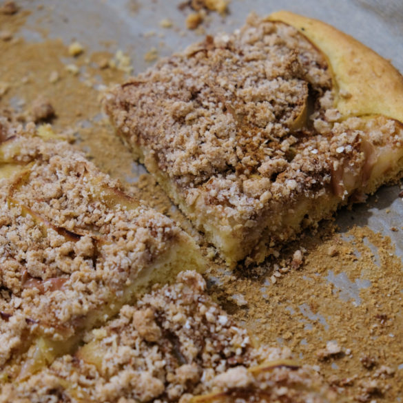 Glutenfreier Blechkuchen mit gemahlenen Mandeln