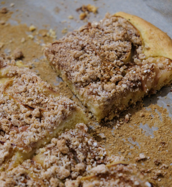 Glutenfreier Blechkuchen mit gemahlenen Mandeln