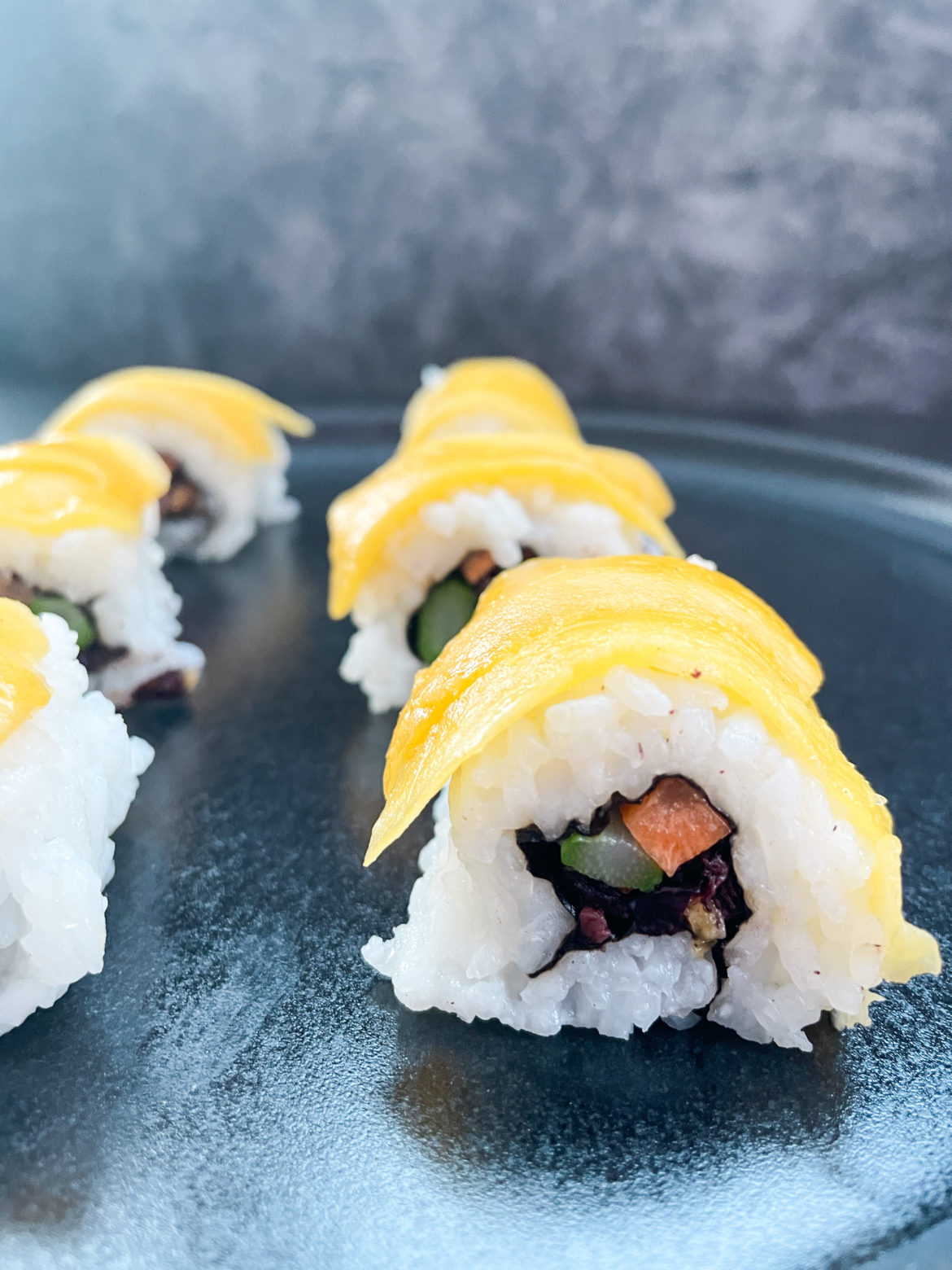 Spargel Sushi mit Mango