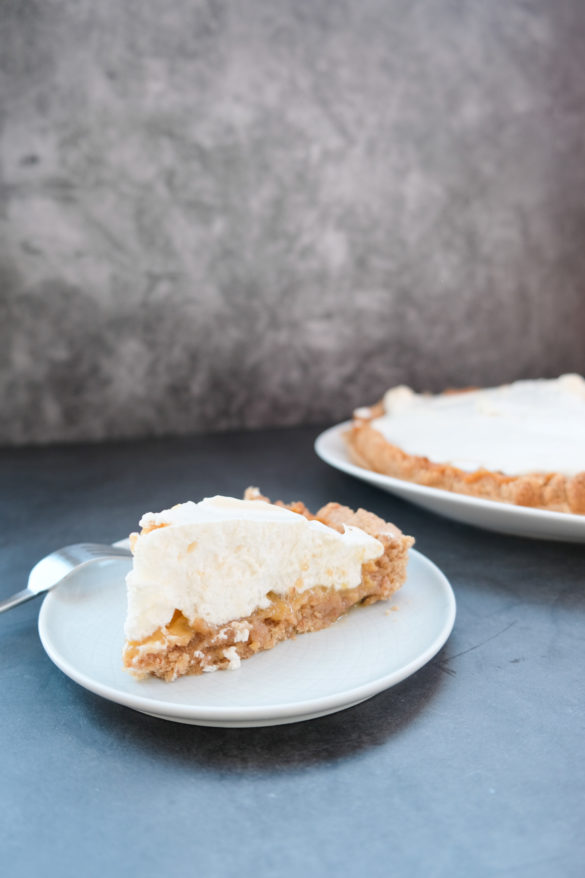 Baiser Torte mit Lemon Curd