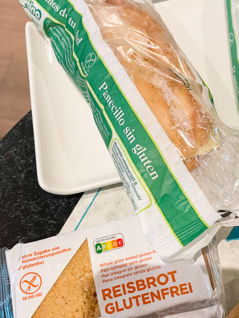 gluten-free bread for breakfast in Hotel in Stuttgart