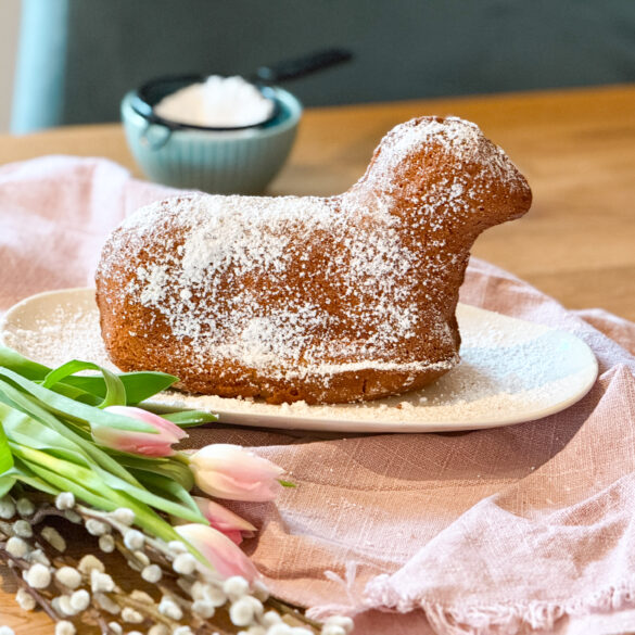 glutenfreies Osterlamm, seitlich